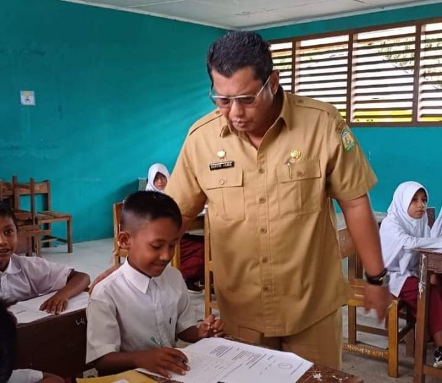 Kepala Disdikbud Aceh Besar Monitoring Pelaksanaan Ujian 